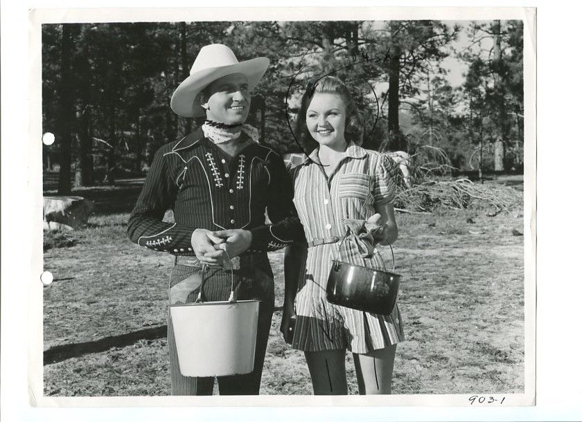 SERENADE 1940 8X10 PROMOTIONAL STILL GENE AUTRY JUNE STOREY WESTERN VG