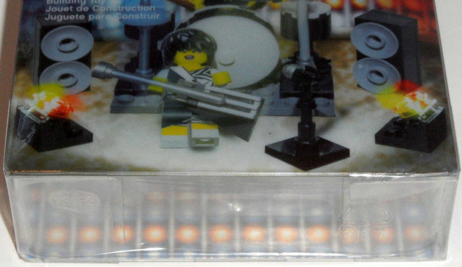 This auction is for 1 LEGO Rock Band Minifigure Accessory Set 850486