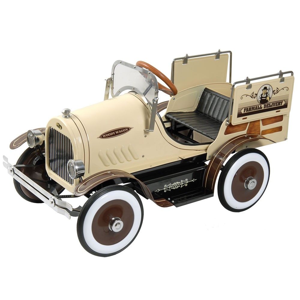 Dexton Woody Wagon Pedal Car