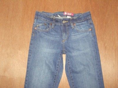 You are looking at very cute pair of H&M Loyal jeans in excellent