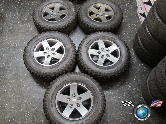 Jeep Wrangler Rubicon Factory 17 Wheels Tires OEM Rims 9074 BFG Mud