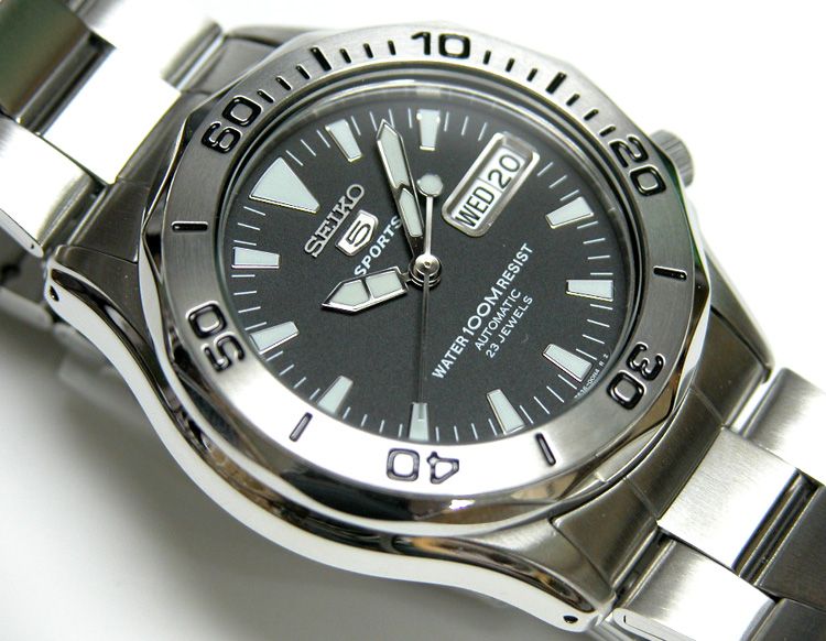 New Seiko Automatic 23 Jewels 100M Mens Watch SNZ391K1 Last Free SHIP