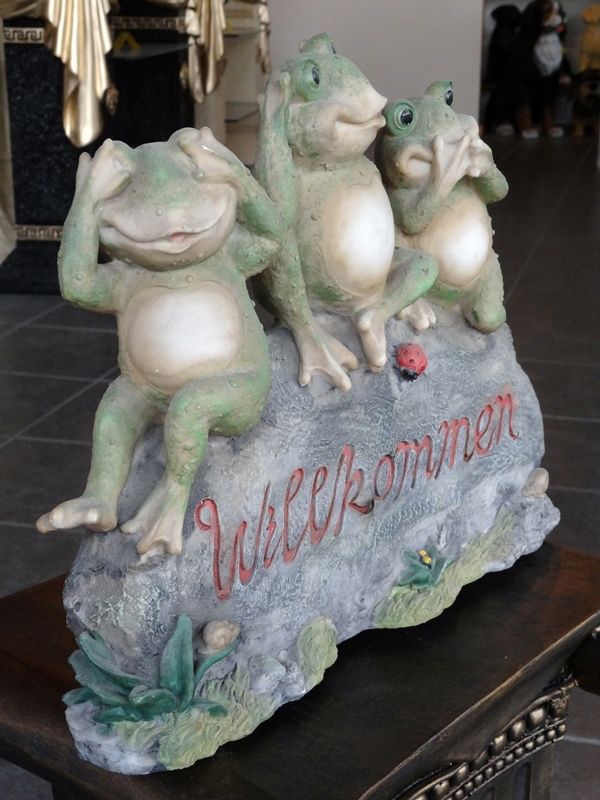 FROSCH FRÖSCHE WILLKOMMEN H 25 CM DEKOFIGUR GARTENFIGUR AUßENFIGUR