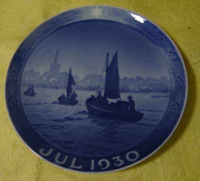 Royal Copenhagen Weihnachtsteller 1930, D 18,5 cm , 199/1092