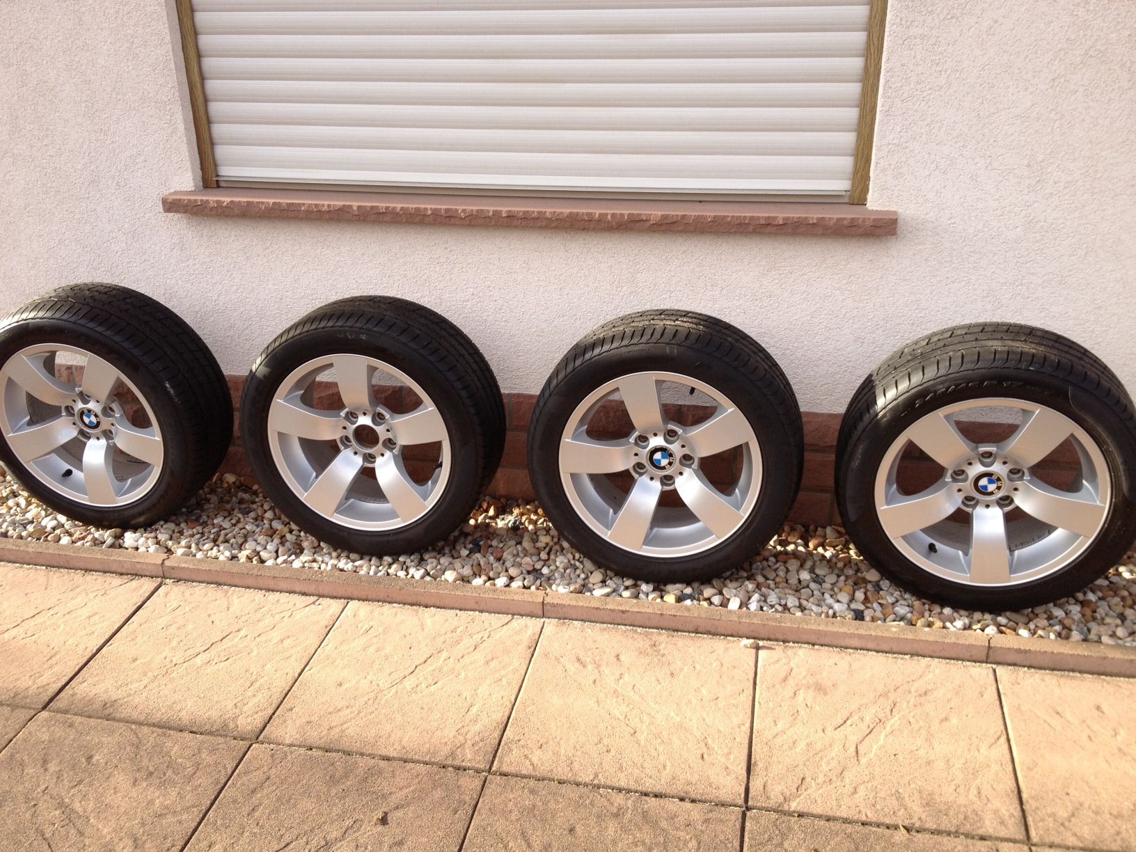 BMW E60/E61 LM Sternspeiche 122 inkl. Pirelli PZERO 17 Zoll 245 Sommer