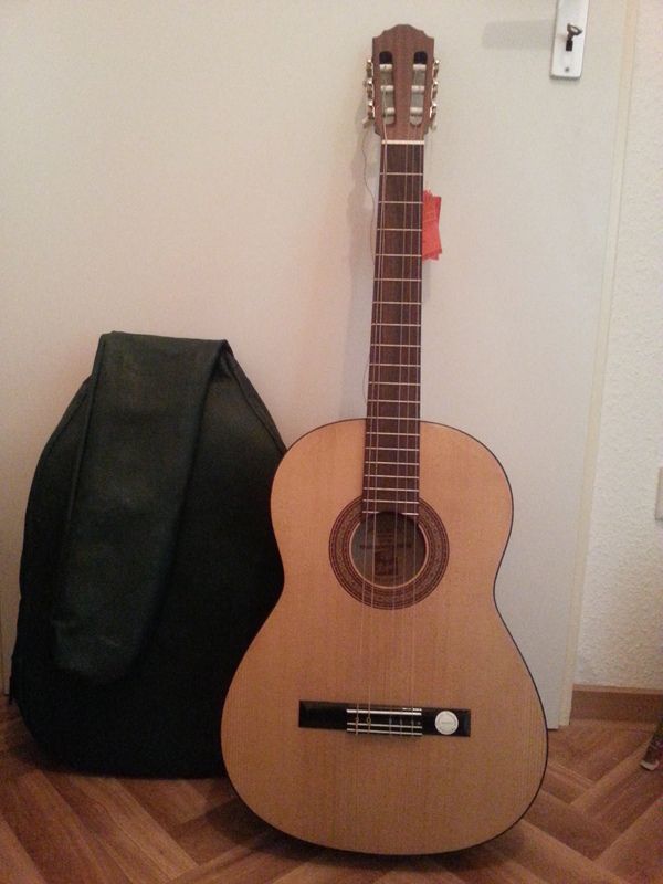 Höfner HD 71 Konzertgitarre Konzert Gitarre mit Tasche und Zertifikat