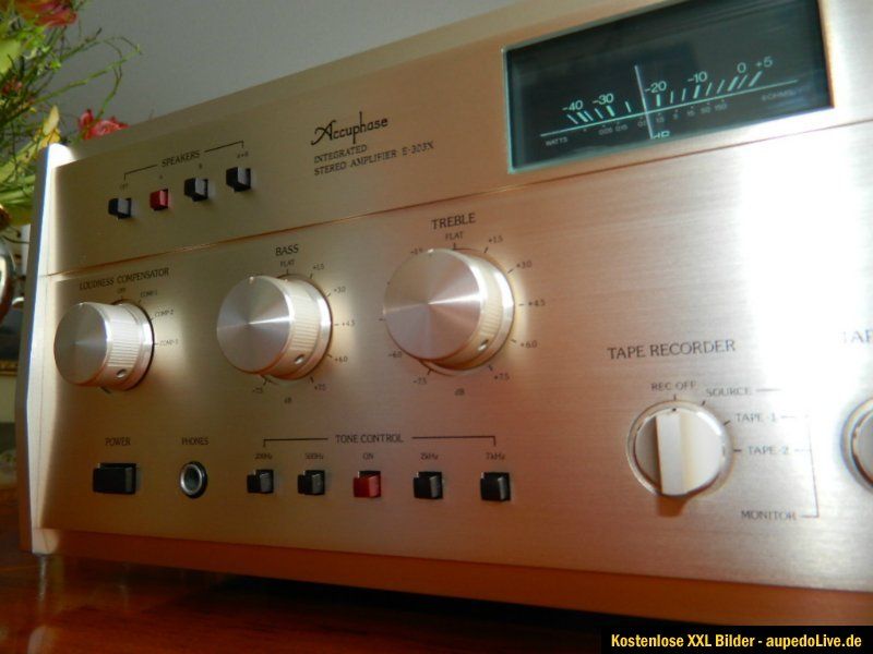 HighEnd in schönster Form Accuphase E 303 X in Bestzustand, Original