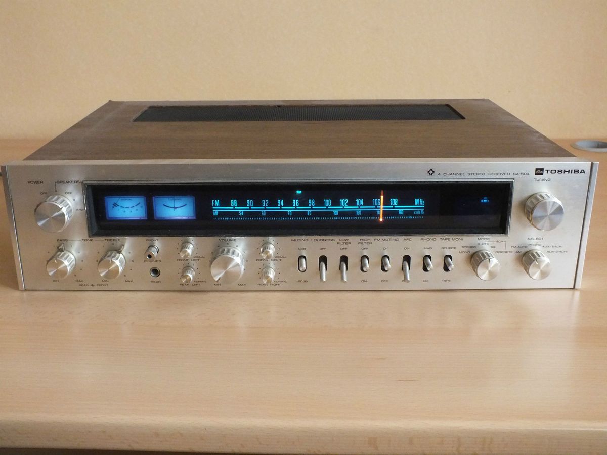 Receiver Toshiba SA 504 mit 4 Ausgängen (für Quadrophonie)