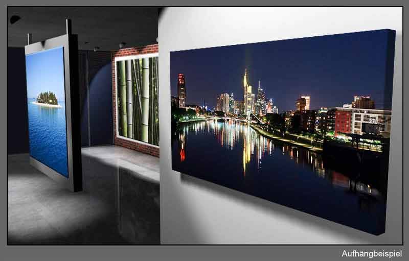 Leinwand Bild Frankfurt Skyline bei Nacht Spiegelung Wasser Städte