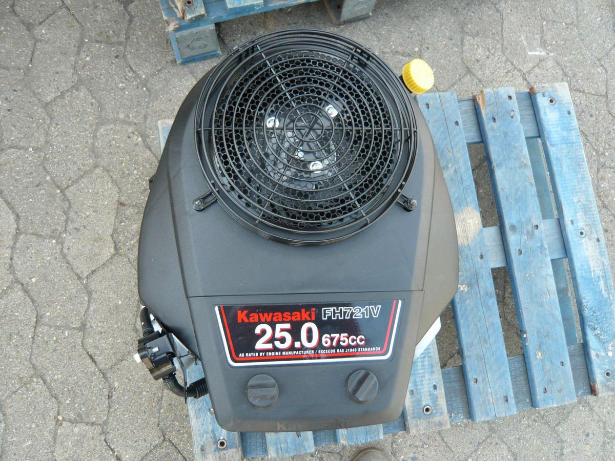 Motor Kawasaki FH 721 V 25 PS 675 cc NEU