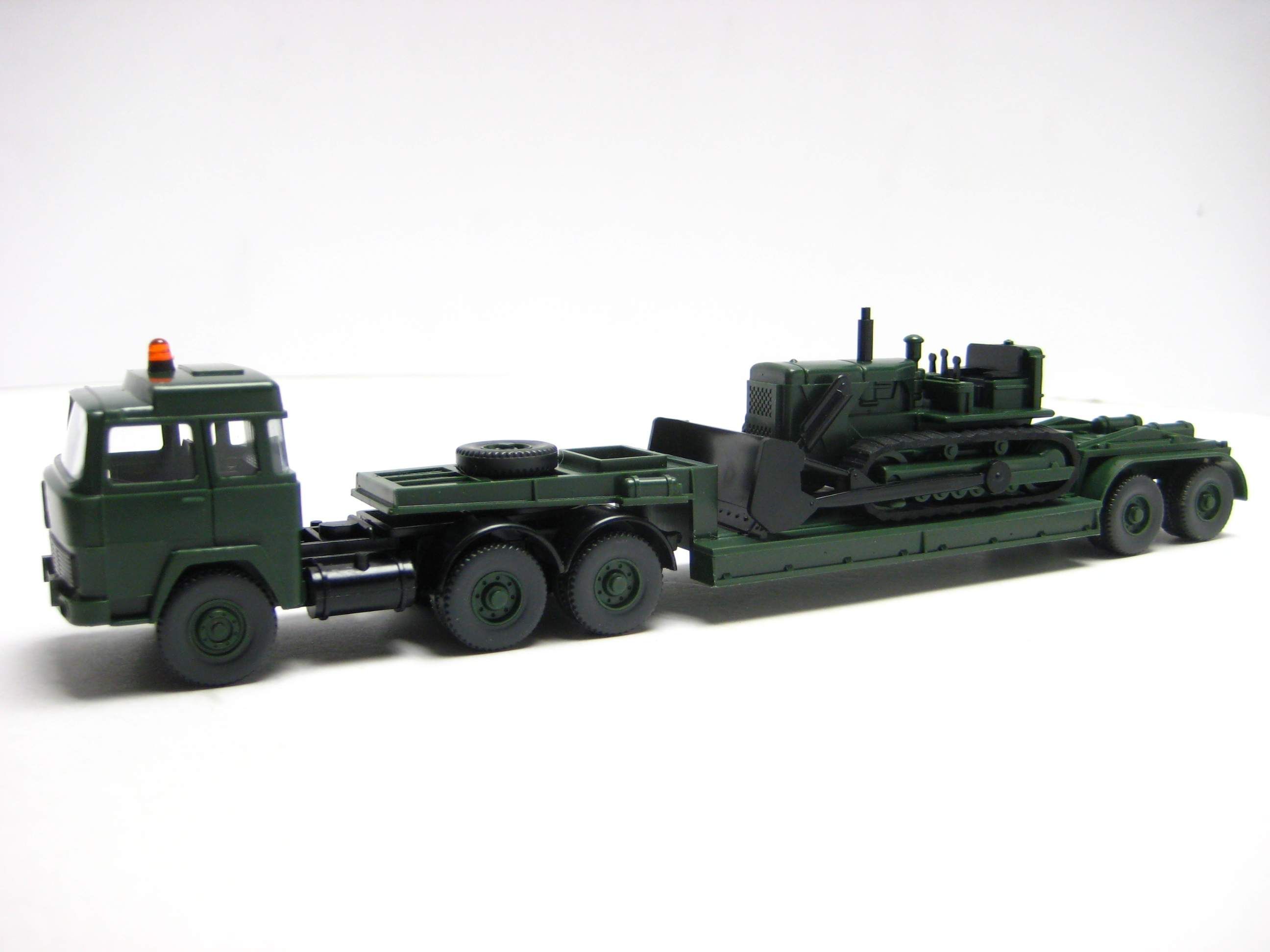 Wiking 695 02 Bundeswehr Magirus TL SZG + Planierraupe