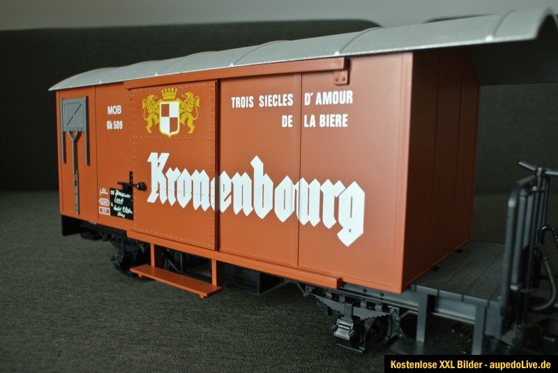 Hier Bierwagen 40280 Kronenbourg   auf einer Seite Tritt an der